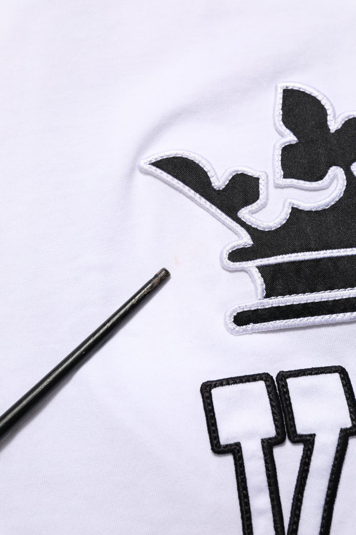 White Cotton Crown King Embroidery T-shirt