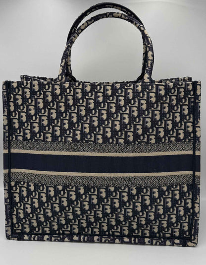 DIOR TOTE BOOK Grande Tote