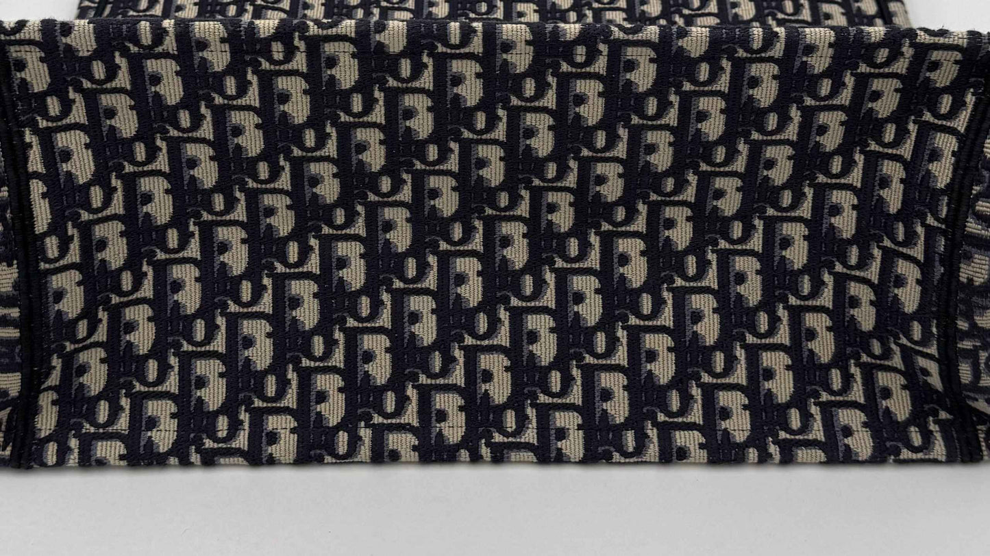 DIOR TOTE BOOK Grande Tote