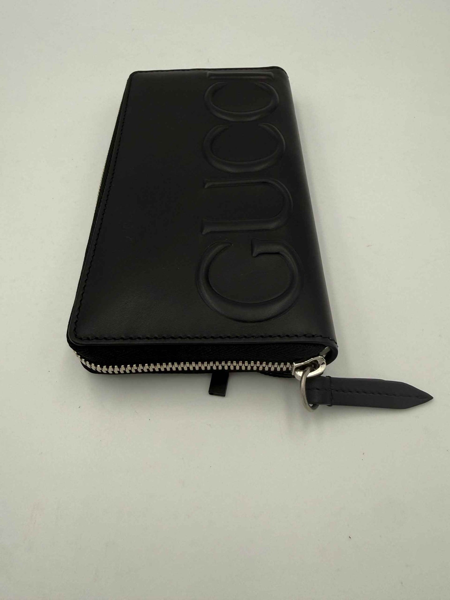 GUCCI Zip Black Front Logo Embossed Wallet
