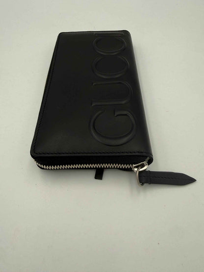GUCCI Zip Black Front Logo Embossed Wallet