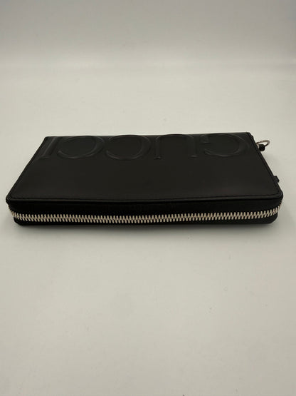 GUCCI Zip Black Front Logo Embossed Wallet