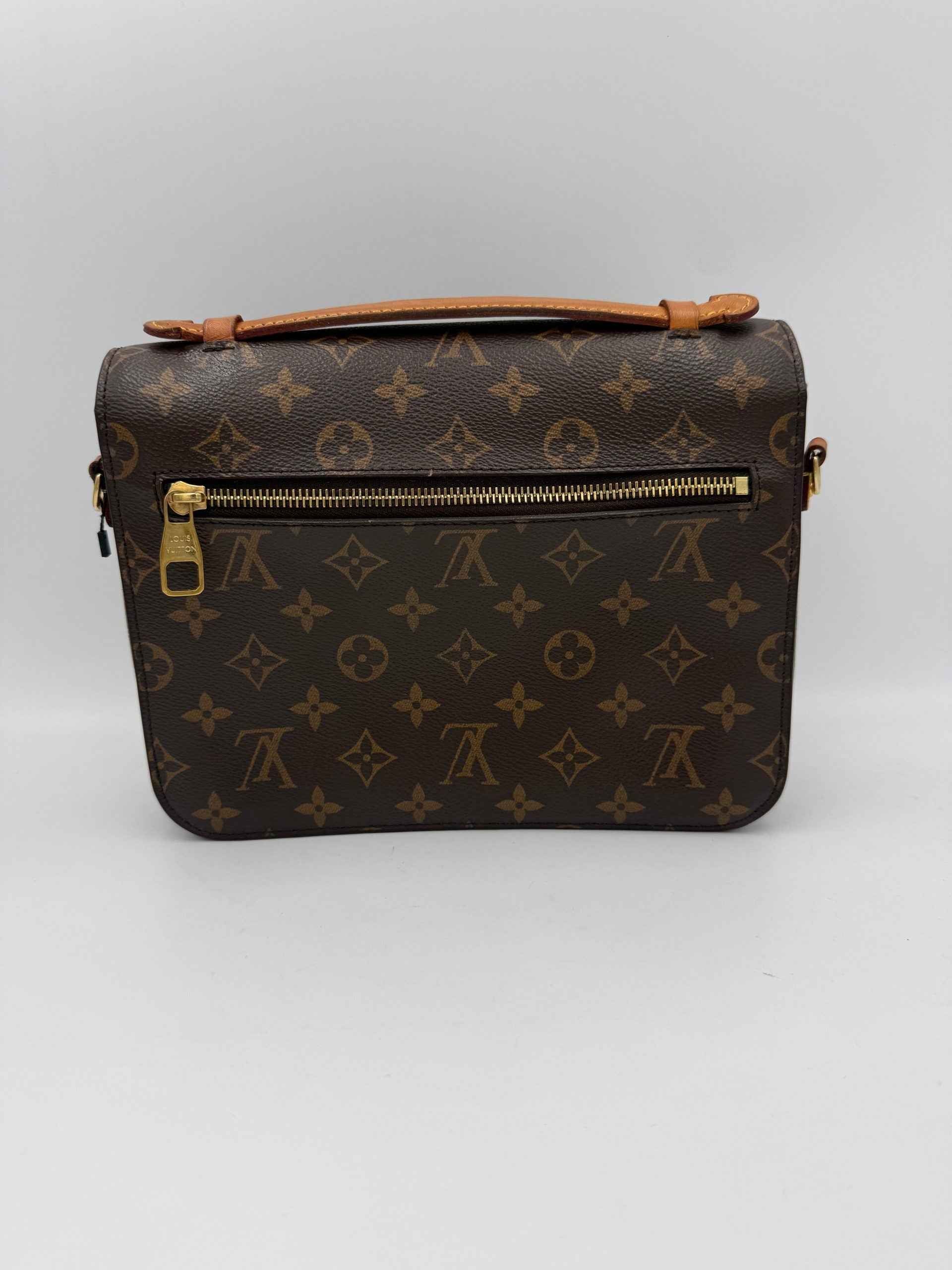 LOUIS VUITTON METIS Monogram Handbag