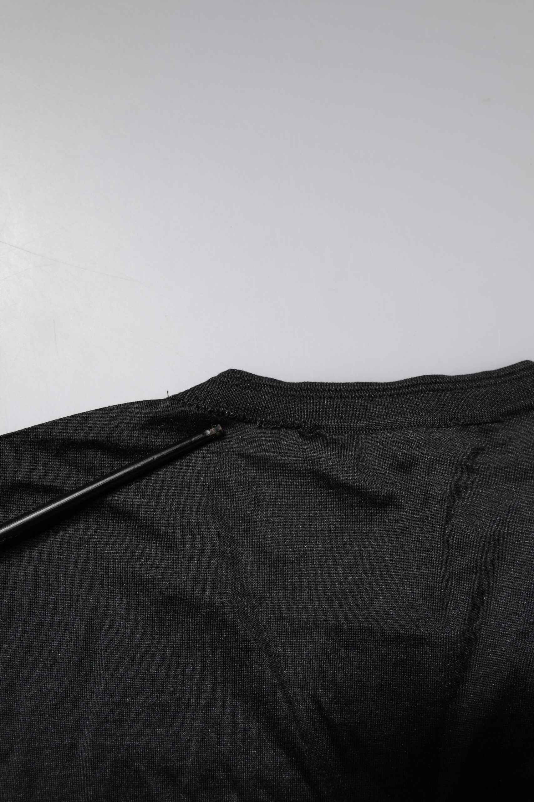 Dark Gray Silk V-neck Short Sleeves T-shirt