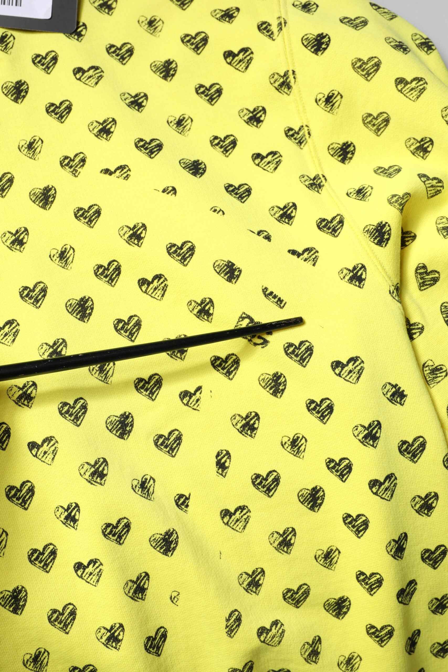 Yellow Heart Crew Neck Men Pullover Sweater