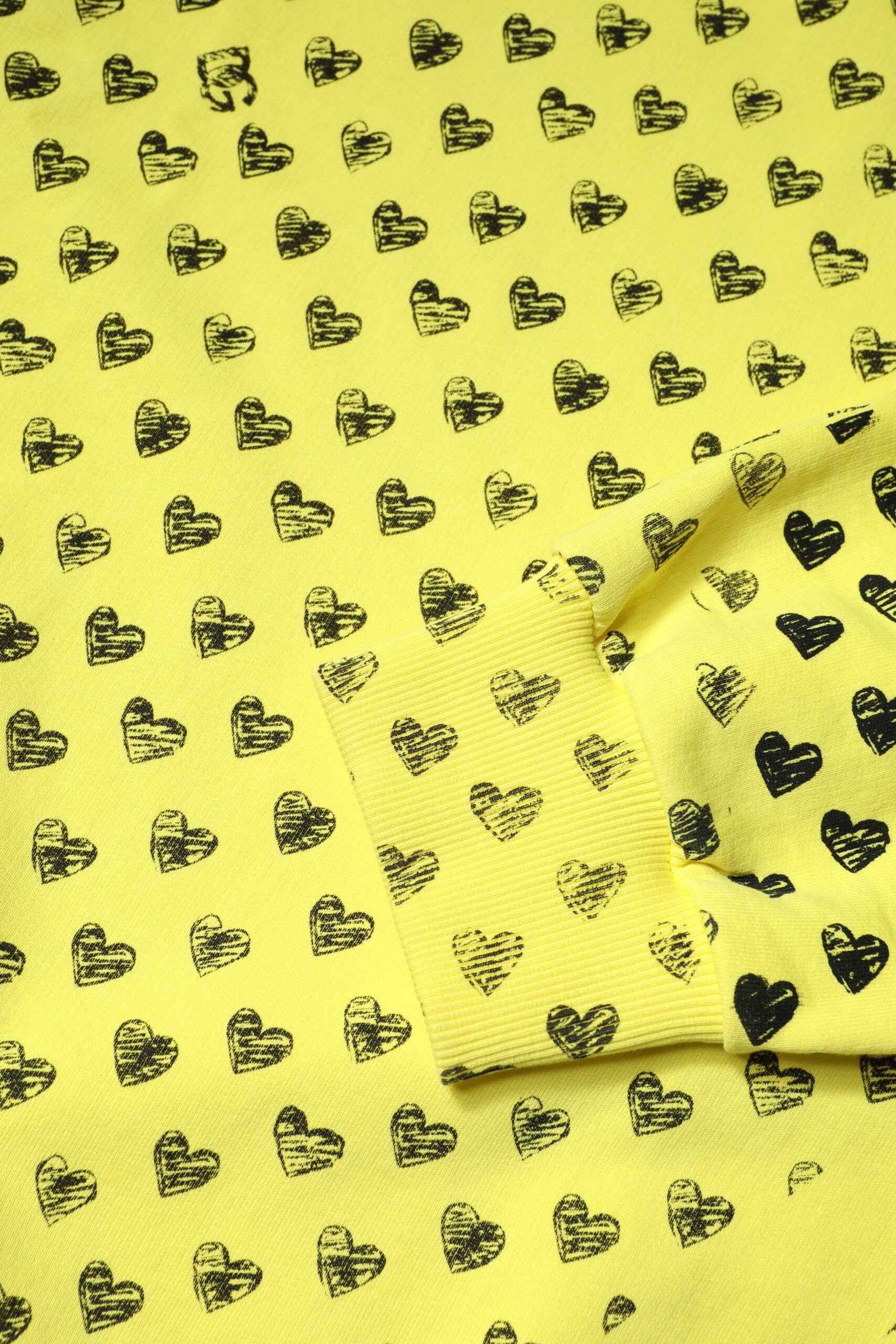 Yellow Heart Crew Neck Men Pullover Sweater