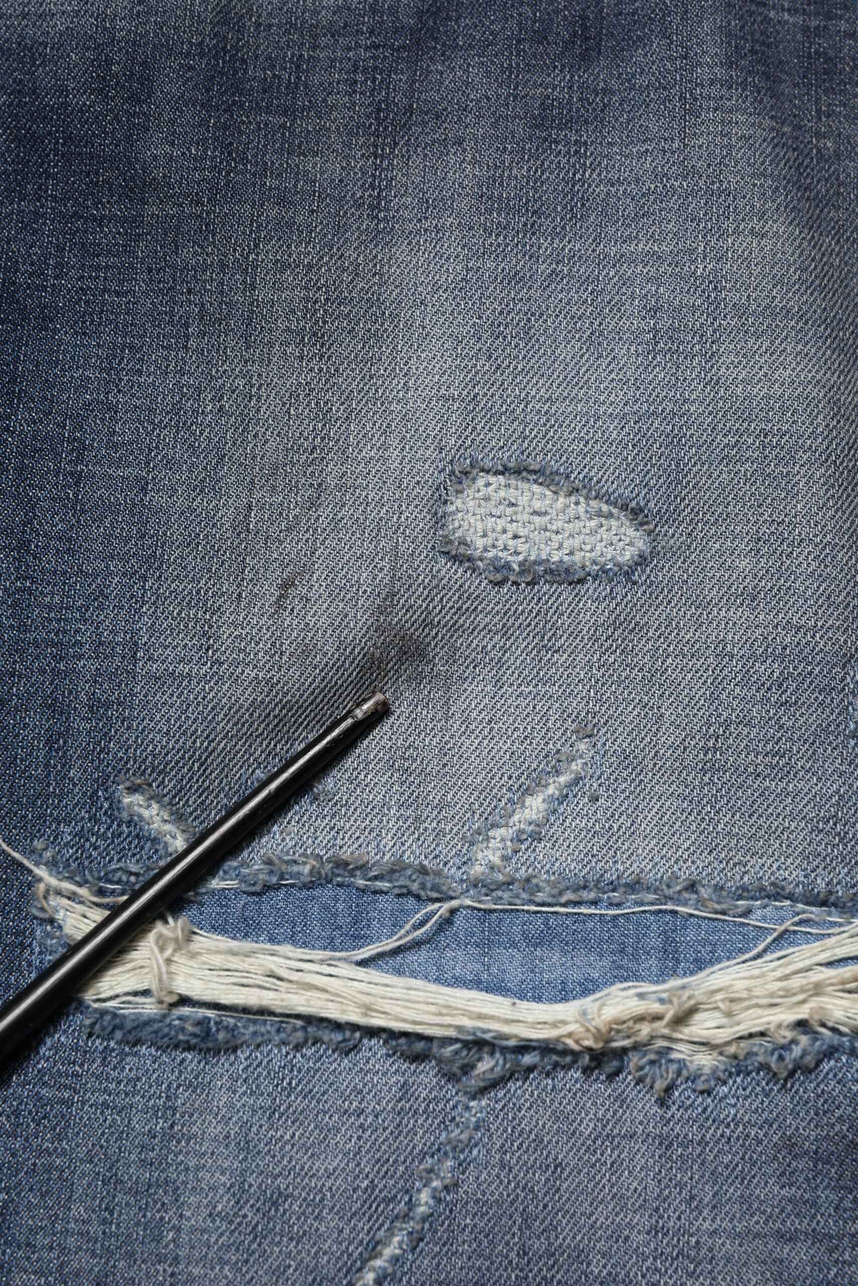 Blue Washed Tattered Cotton Men Jeans