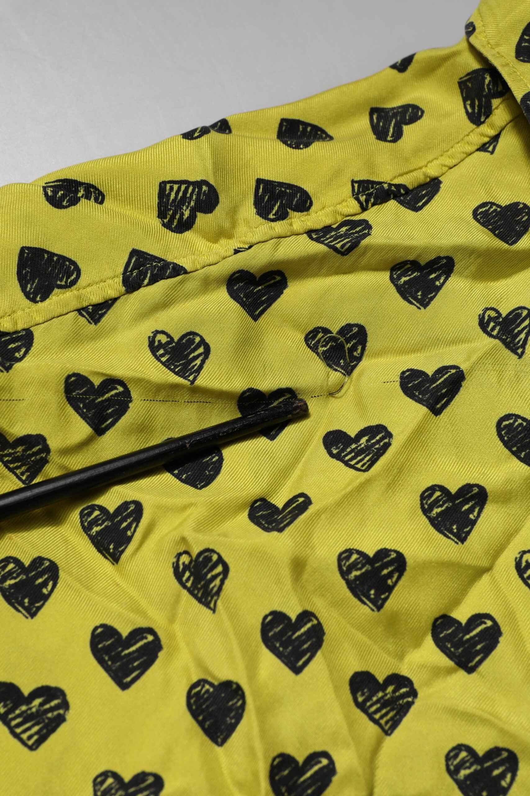 Yellow Heart Short Sleeves Men Casual Shirt