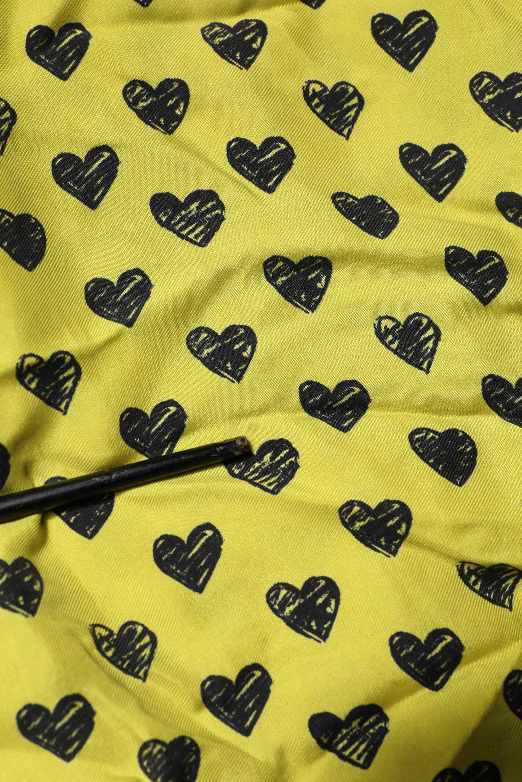 Yellow Heart Short Sleeves Men Casual Shirt