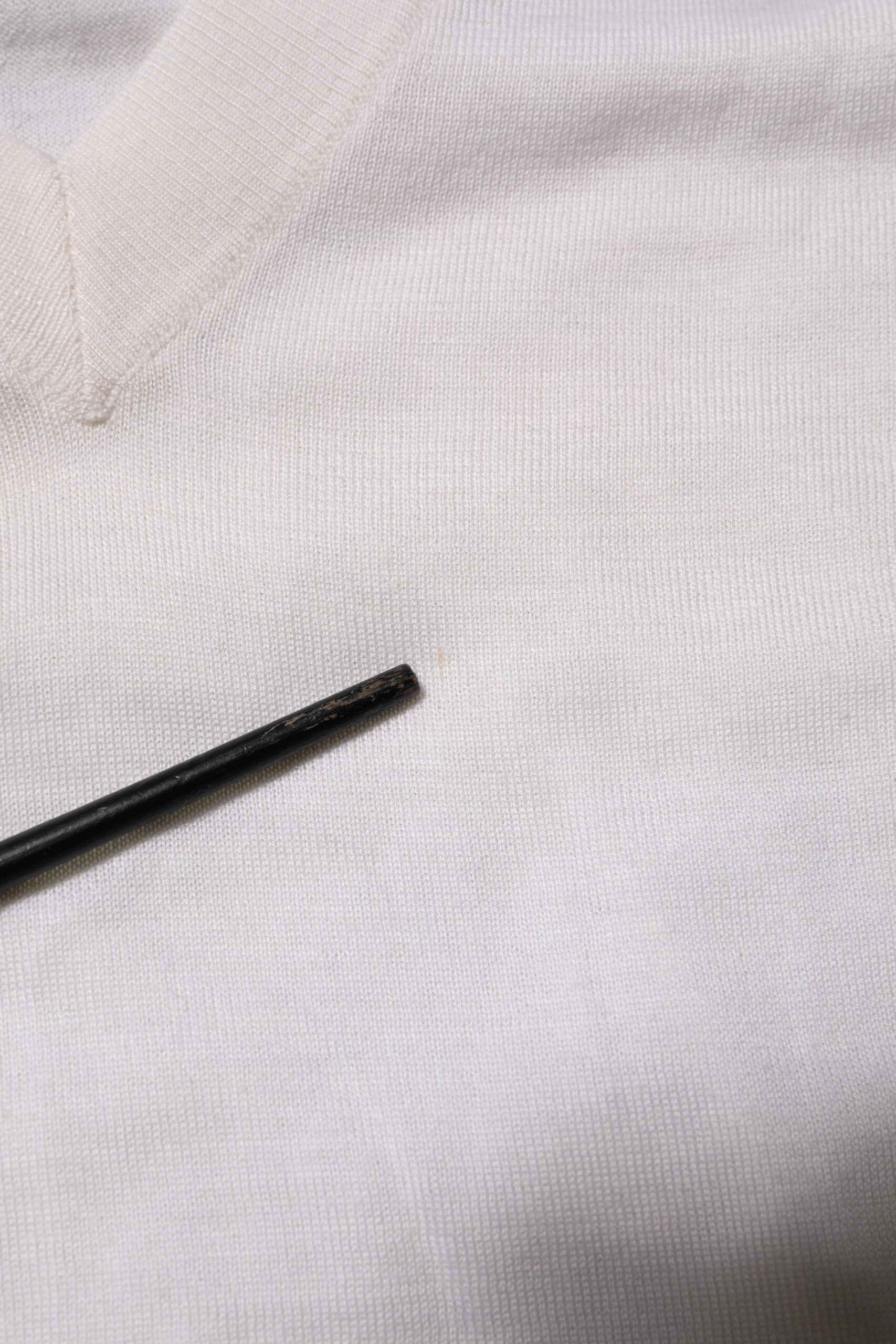 White Cashmere Logo V-neck Pullover Sweater