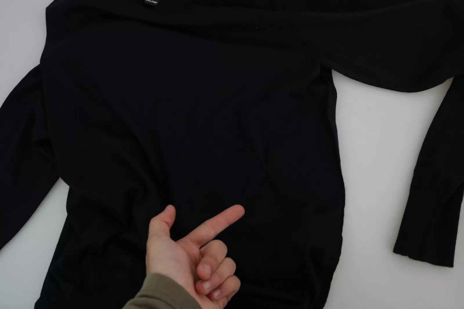Black Cashmere Crewneck Pullover Sweater