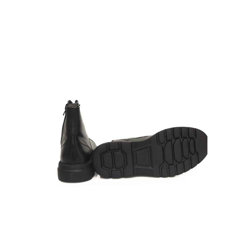 Black Cowhide Boot